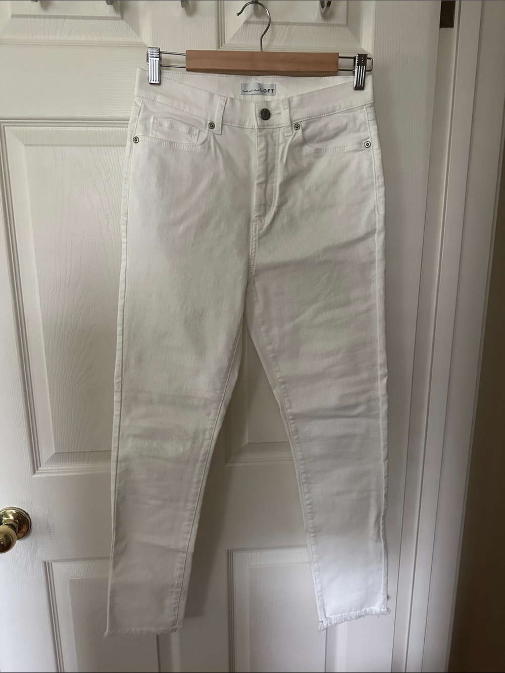 LOFT - Women’s White Cropped High-Rise Skinny Jeans - Size 26/2